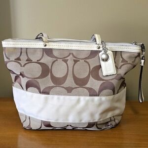 Coach Vintage Signature Shoulder Bag Purse Handbag Tan White